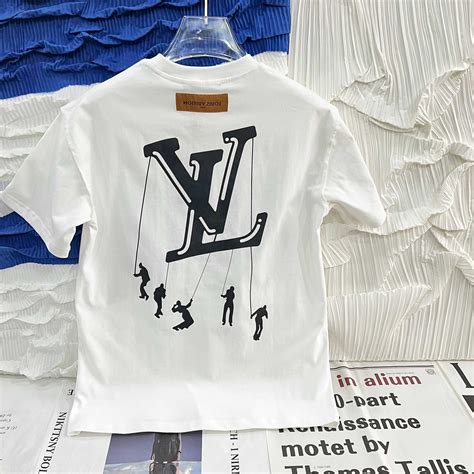 tricou louis vuitton ieftine (38 produse).